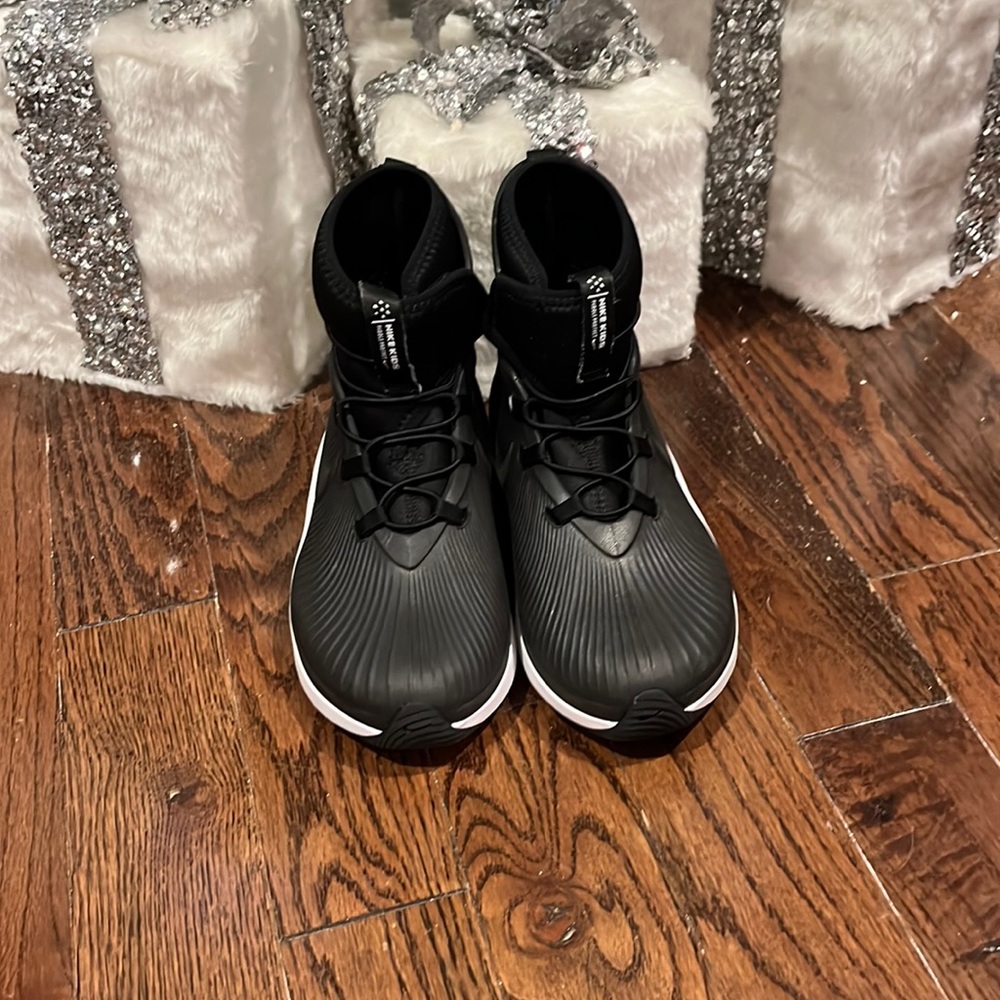 Nike weather boots